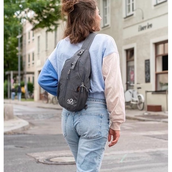 Waterfly Black Gray Sling Backpack Crossbody Hiking Travel Daypack - Picture 2 of 8